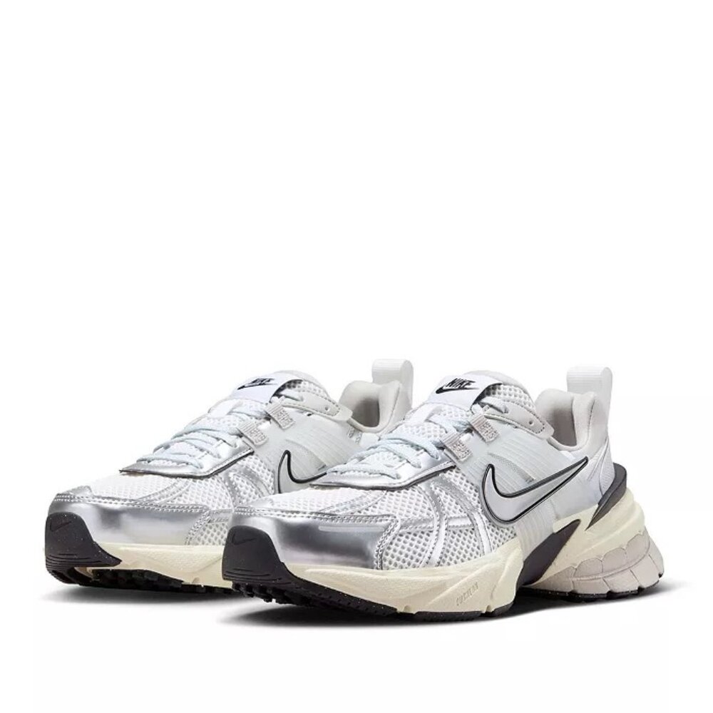 Nike Women’s V2K Running Sneakers – Black & White | NWT | Size 8.5